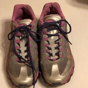 Women’s Nike Airmax Size 6Y B3
